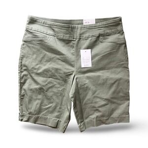 Croft & Barrow Woman's Size‎ 16 Green Bermuda Shorts Midrise Straight NWT